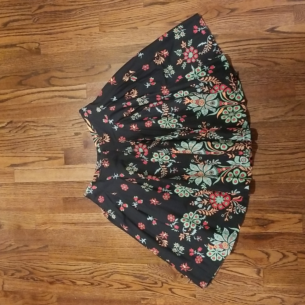 Pleated Skirt - Picture 3 of 8